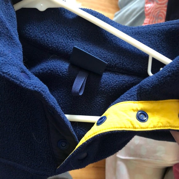 Vineyard vines button up - Picture 3 of 4